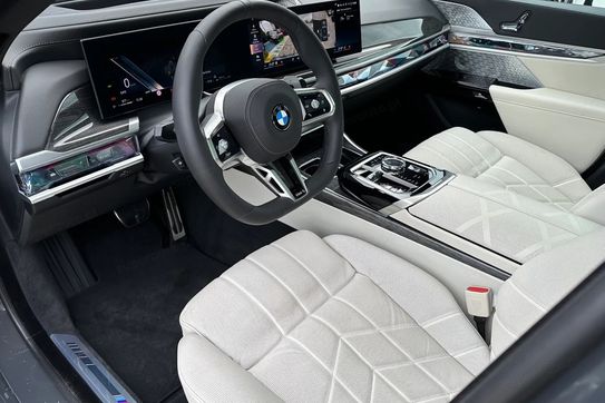 BMW Seria 7 740d xDrive M Sport