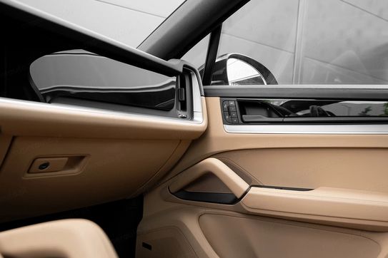 Porsche Cayenne Coupe E-Hybrid Black Edition