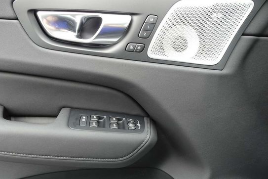 Volvo XC60 T6 Plug-In Hybrid AWD Ultra Dark