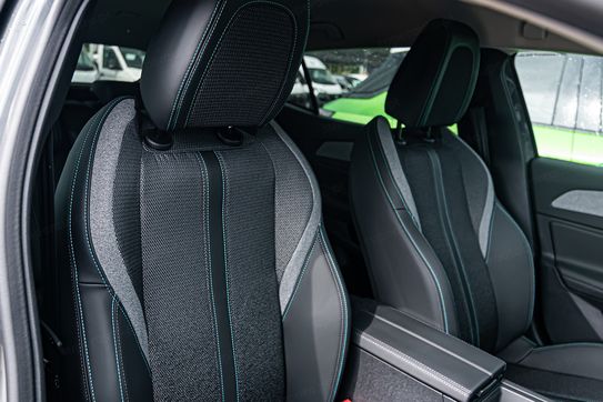 Peugeot 408 Allure e-DCS 1.2 mHEV