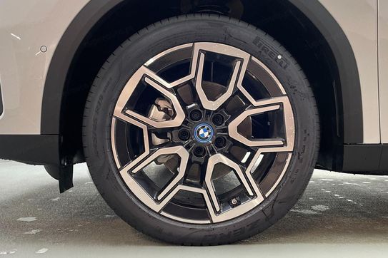 BMW iX2 eDrive20