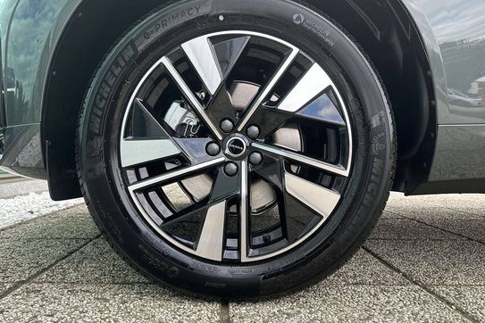 Volvo XC60 B5 AWD Plus Dark