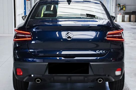 Citroen C4 X Plus eDCT6 1.2 mHEV