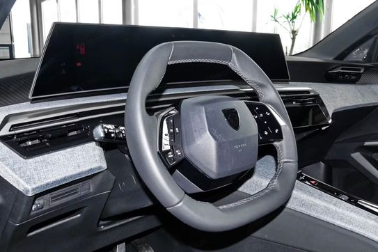 Peugeot 3008 Business e-DCS6 1.2 PureTech mHEV