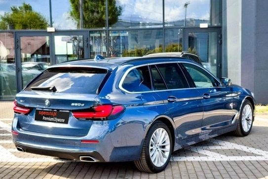 BMW Seria 5 Touring 520d xDrive Luxury Line