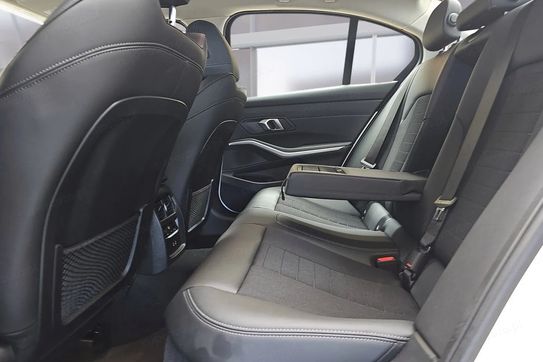 BMW Seria 3 318i aut