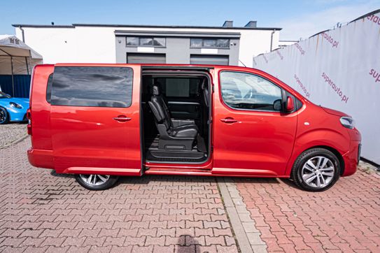 Peugeot Traveller L2H1 AT