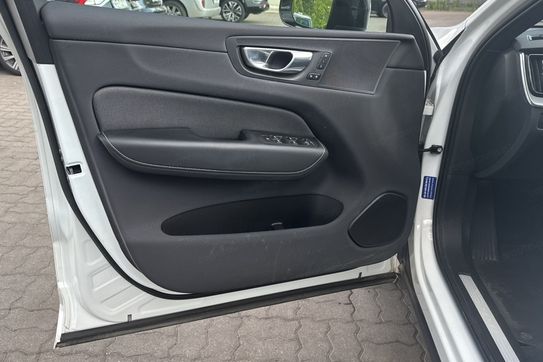 Volvo XC60 B4 B R-Design