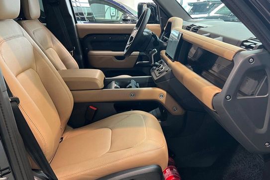 Land Rover Defender 110 P300e X-Dynamic HSE