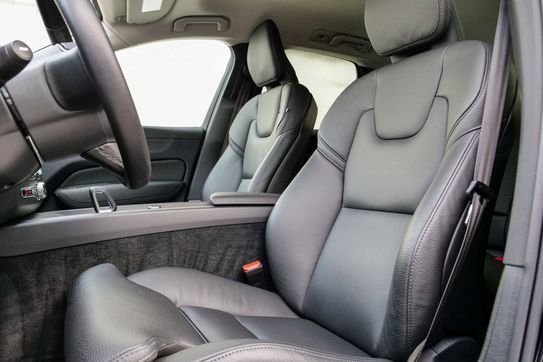 Volvo XC60 B4 B Plus Dark aut