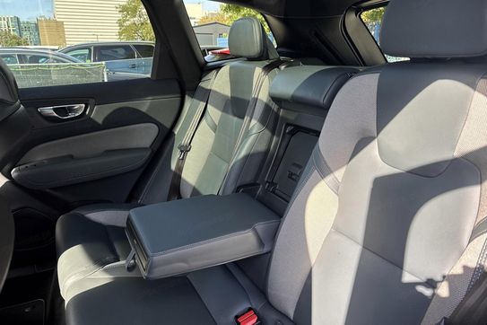 Volvo XC60 B4 B R-Design