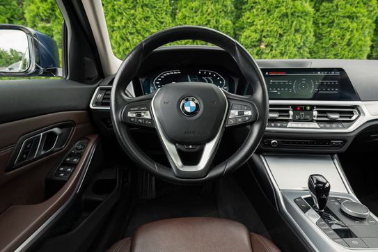 BMW Seria 3 320d xDrive Luxury Line