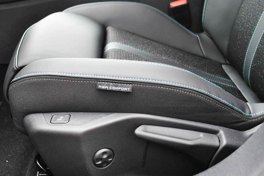 Peugeot 408 Allure e-DCS 1.2 mHEV