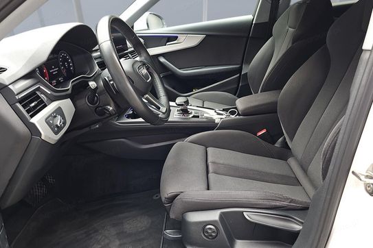 Audi A4 35 TSI s Tronic