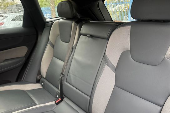 Volvo XC60 B5 D AWD R-Design