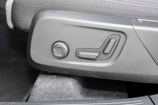 Volvo XC40 B3 Plus Dark