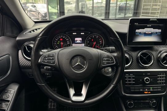 Mercedes GLA 180 7G-DCT