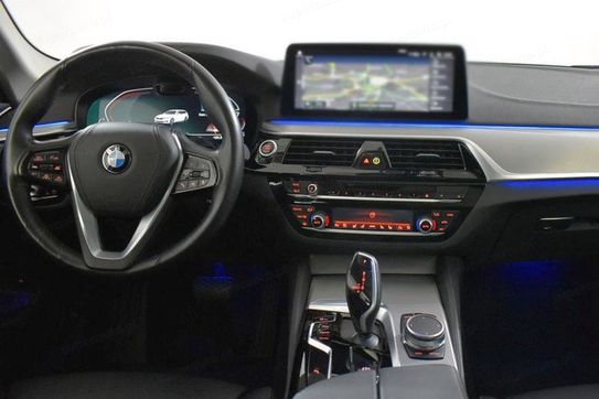 BMW Seria 5 520d xDrive Luxury Line aut