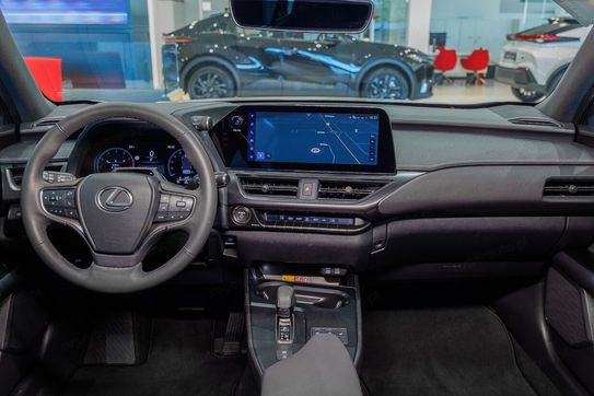 Lexus UX 300h F Sport Design