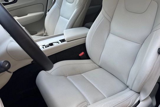 Volvo XC60 B5 B AWD Ultra Bright