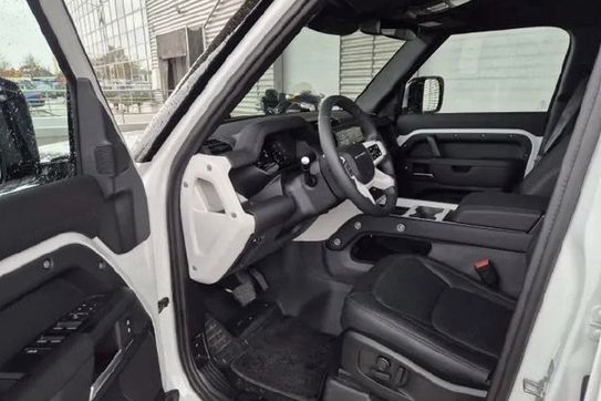 Land Rover Defender 110 D240 SE