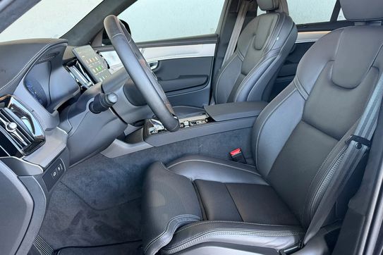 Volvo XC90 T8 AWD Plug-In Hybrid Ultra Black Edition 7os