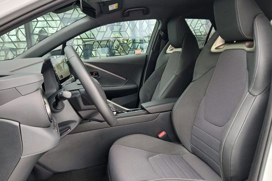 Toyota C-HR 2.0 PHEV Dynamic Force Executive