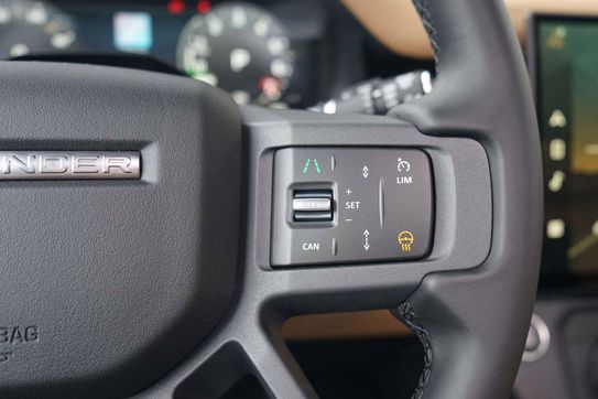 Land Rover Defender 110 3.0 D350 X-Dynamic SE