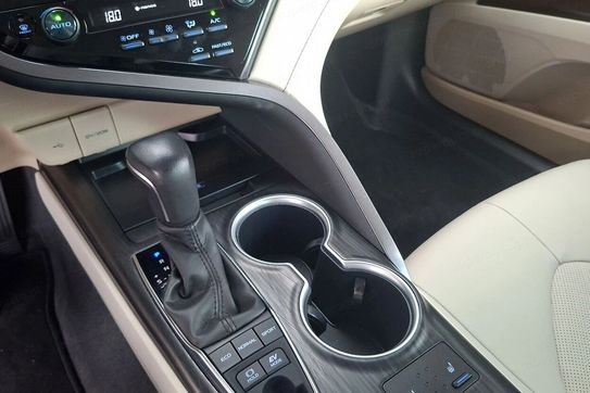 Toyota Camry 2.5 Hybrid Executive CVT