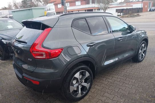 Volvo XC40 B3 Ultra Dark