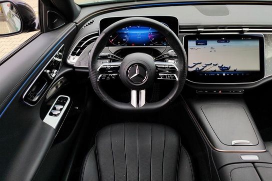 Mercedes Klasa E 220 d 4MATIC AMG Line