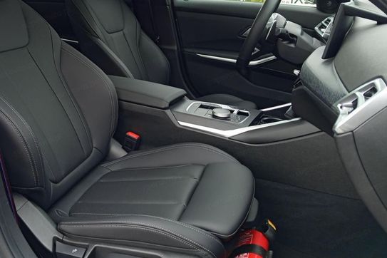 BMW Seria 3 330i xDrive M Sport sport-aut