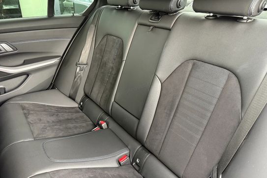 BMW Seria 3 320d xDrive M Sport