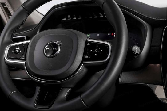 Volvo XC90 T8 AWD Plug-In Hybrid Ultra Dark 7os