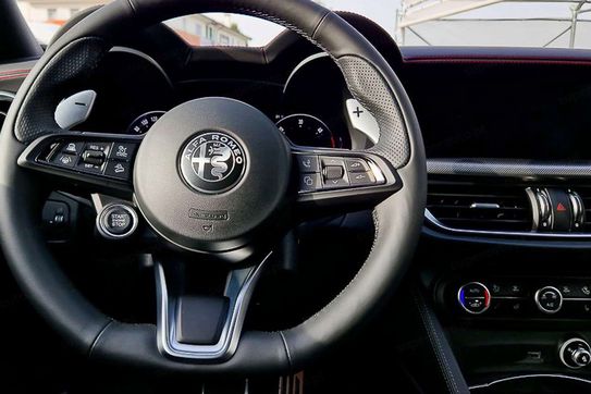 Alfa Romeo Stelvio 2.0 Turbo Tributo Italiano Q4