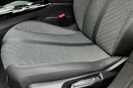 Peugeot 208 Allure e-DCS6  1.2 mHEV