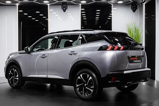 Peugeot 2008 1.2 Puretech Allure S&S EAT8