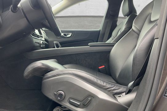 Volvo XC60 B4 B Plus Bright
