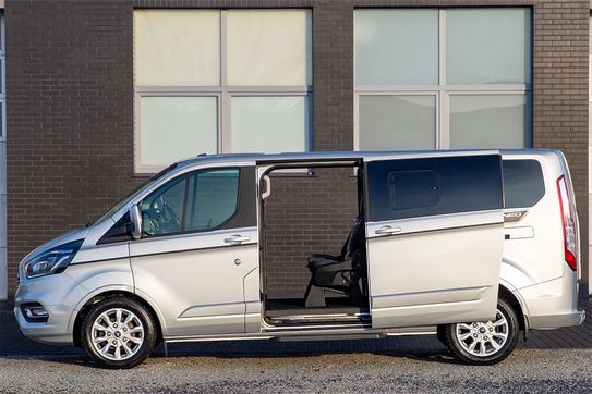 Ford Tourneo Custom L2H1 Titanium AT