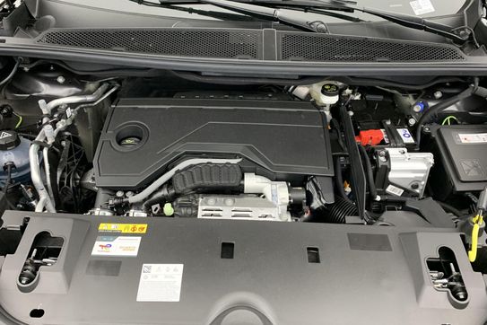 Peugeot 3008 GT 1.2 mHEV e-DCS6