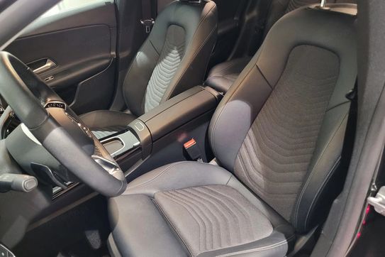 Mercedes CLA 200 mHEV 7G-DCT