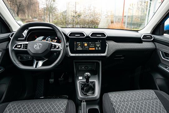 MG ZS 1.5  Standard MT