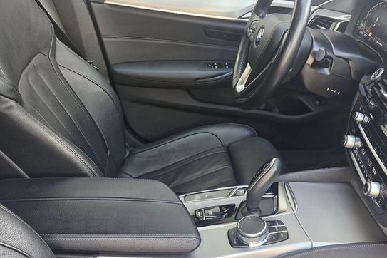 BMW Seria 5 Touring 520d xDrive Luxury Line