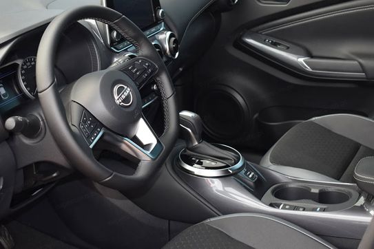 Nissan Juke N-Connecta AMT 1.6 Hybrid