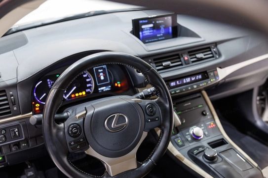 Lexus CT 200h Elegance