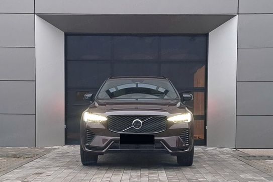 Volvo XC60 B5 AWD Plus Dark