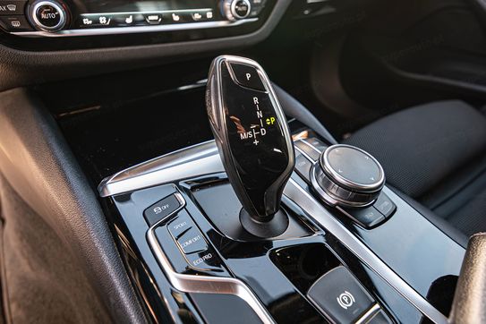 BMW Seria 5 520d xDrive Sport Line