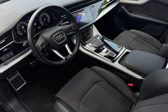 Audi Q8 55 TFSI quattro S Line