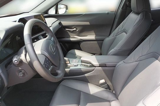 Lexus UX 300h F Sport Design