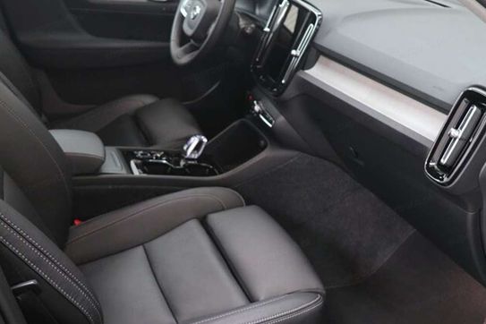 Volvo XC40 B4 Plus Dark